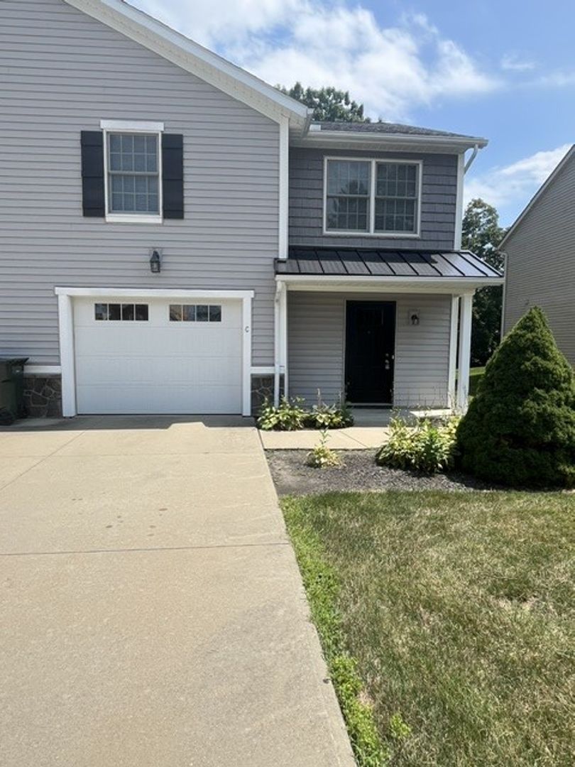 Wadsworth Apartment: 467 Sparrow Way