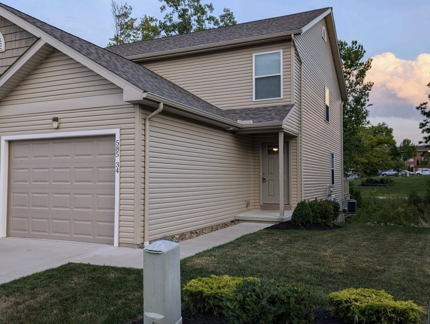 Medina House: 585 Birch Hill Dr Unit 32