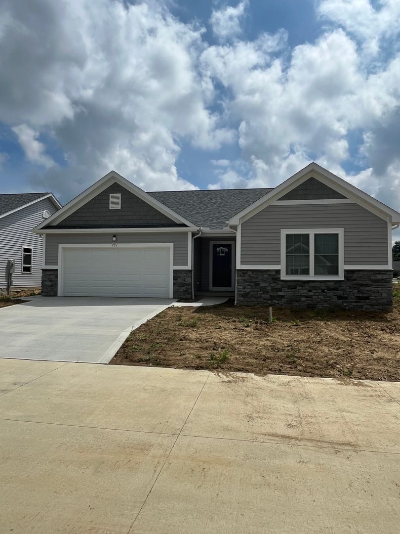 Wadsworth House: 785 Glory Drive