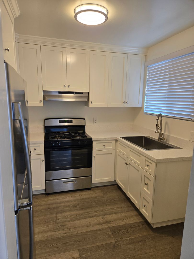 Port Hueneme Apartment: 254 N. 2nd St.