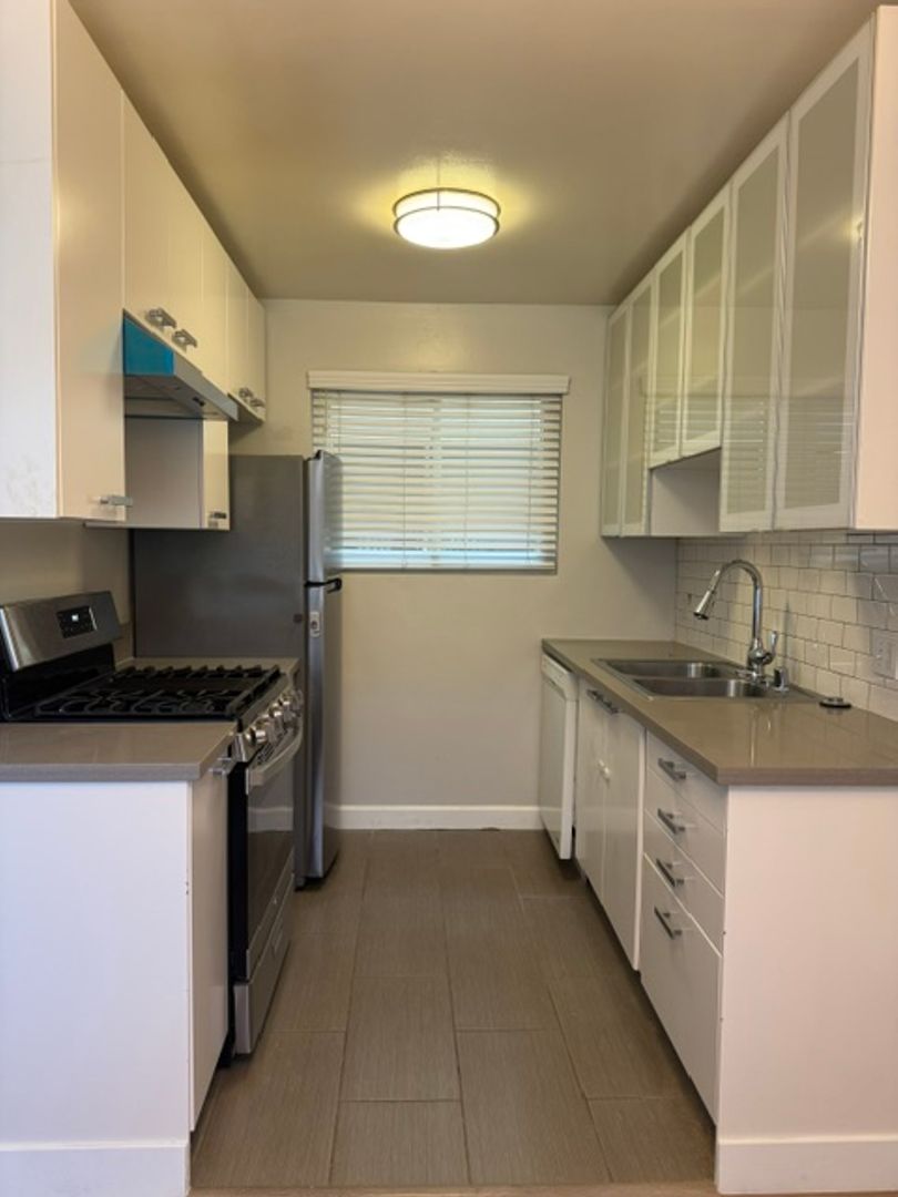 Los Angeles Apartment: 8532 Saturn St.