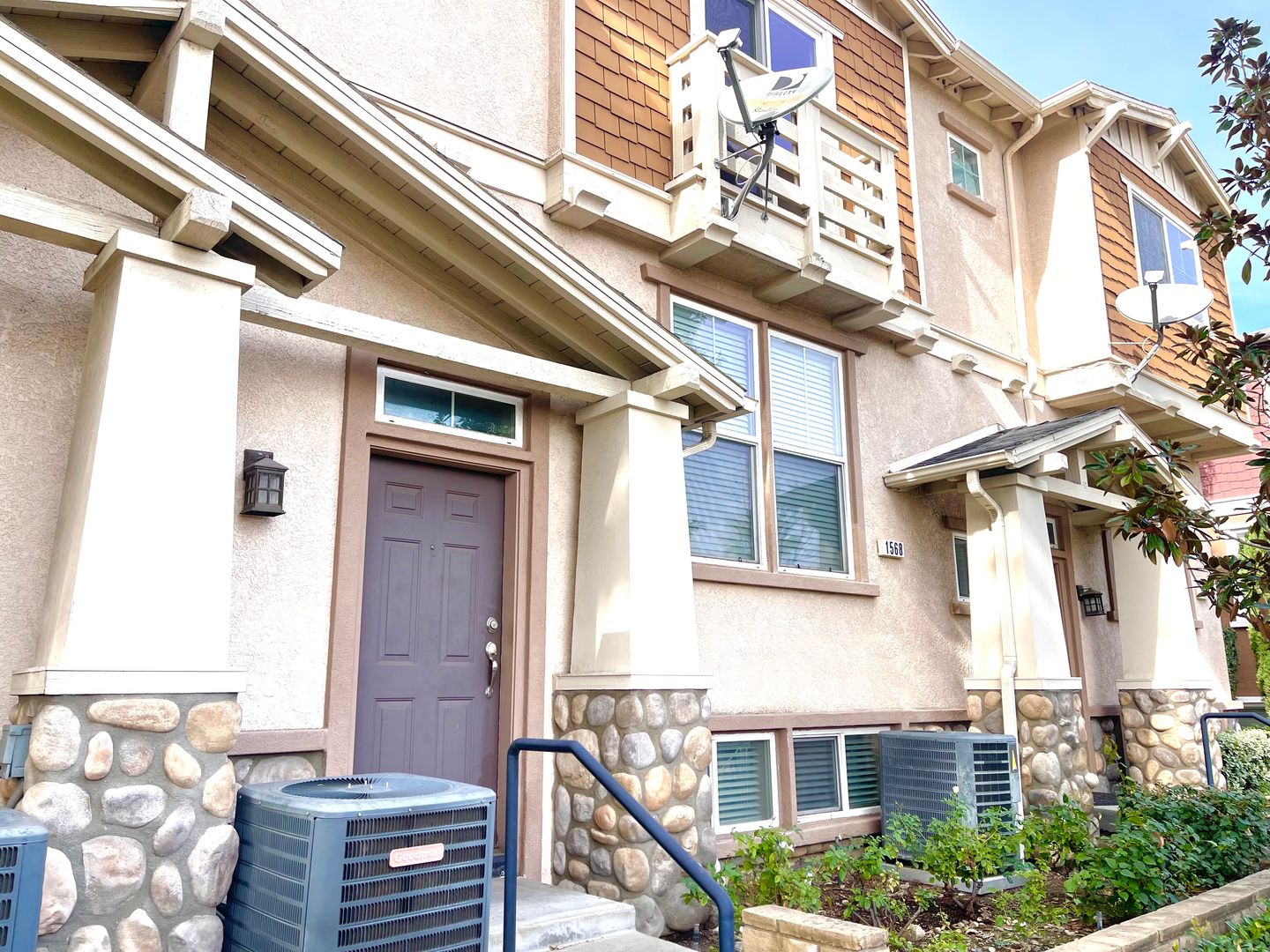 Pomona Condo: 1568 Ledgestone Lane