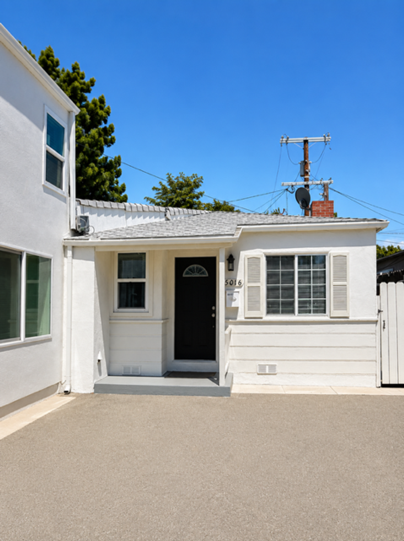 Sherman Oaks Apartment: 5016 Kester Ave
