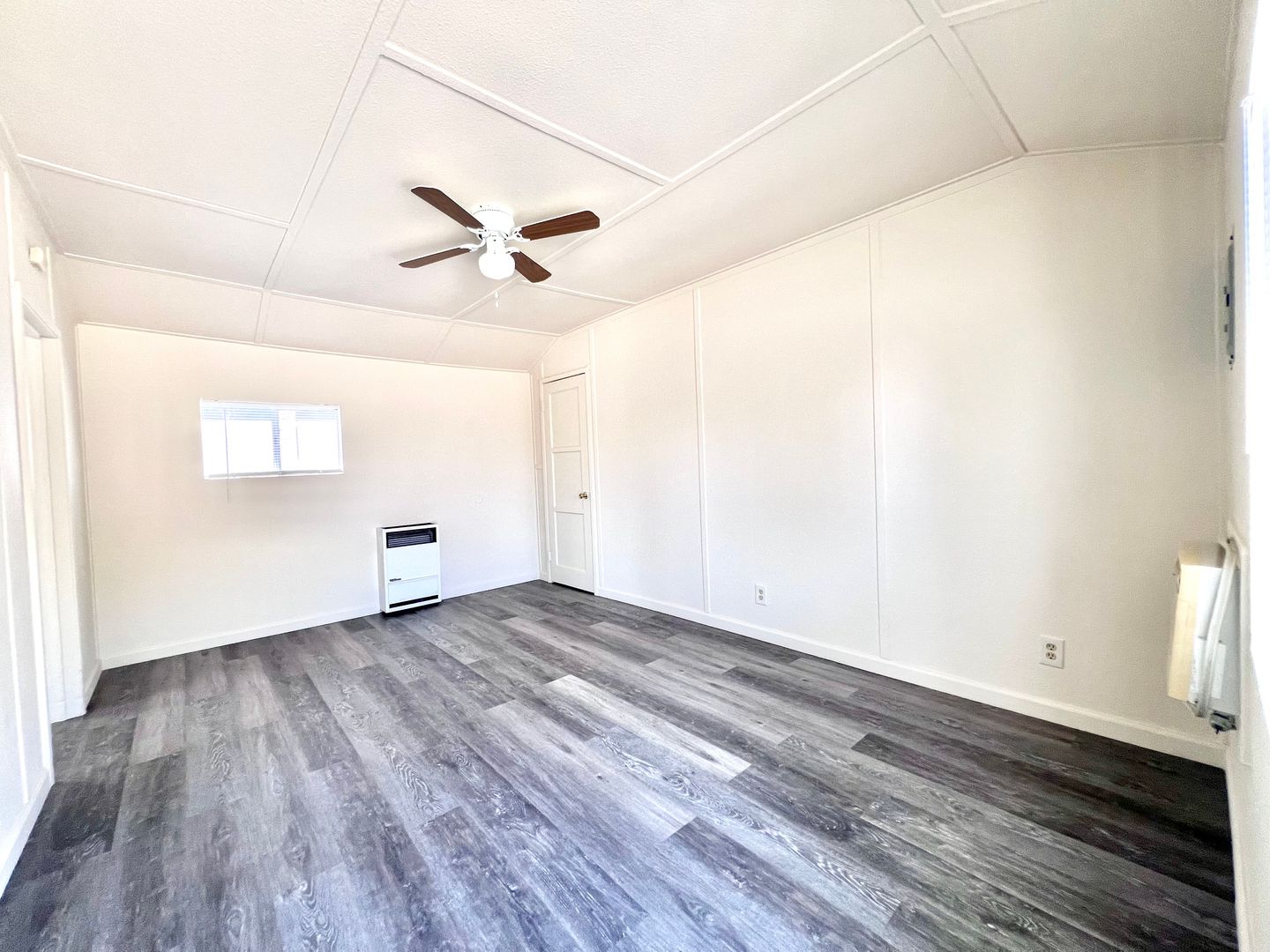 Loma Linda Apartment: 25091  - 25101 1/2 Redlands Blvd