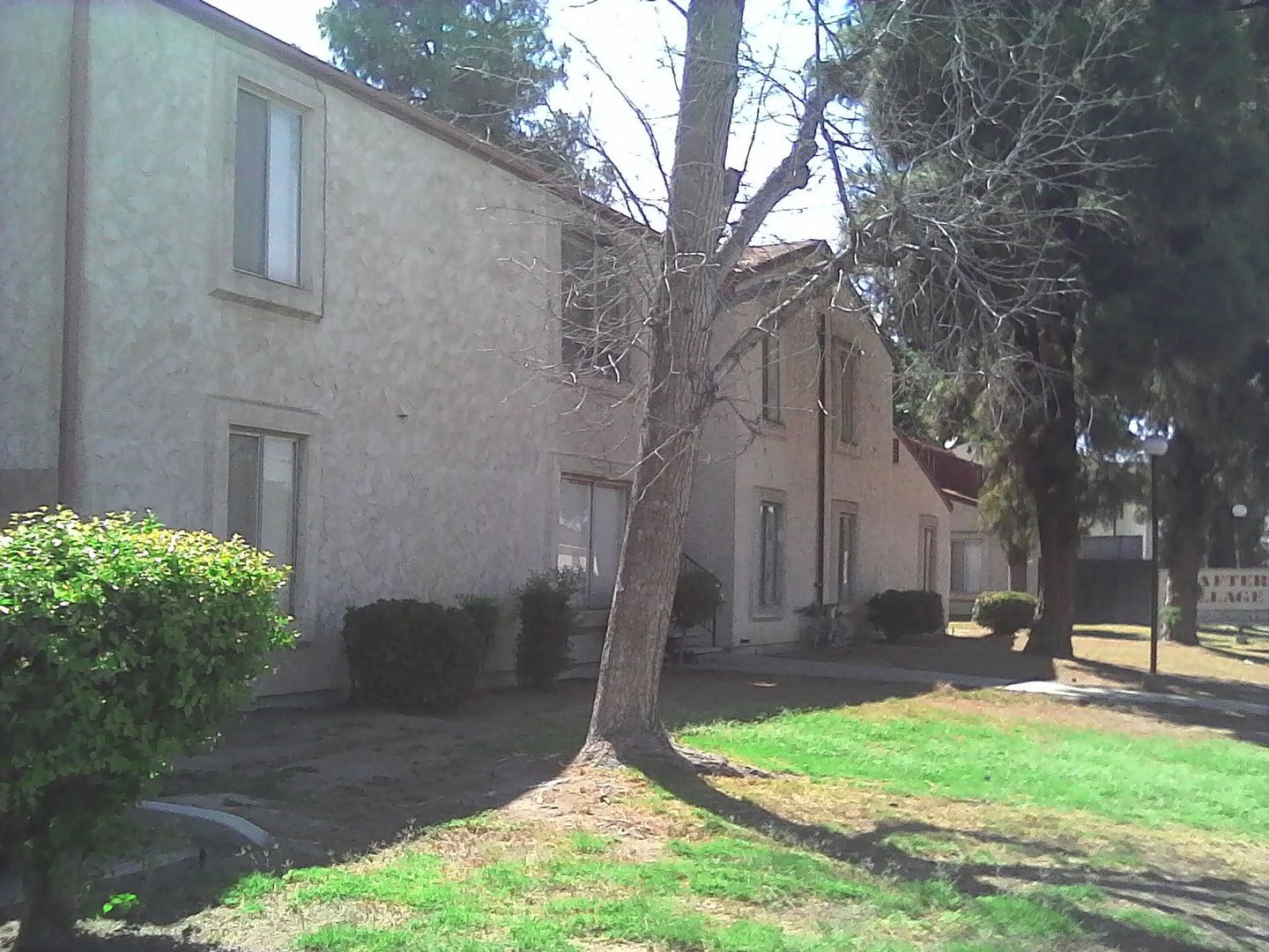 Shafter Apartment: 615 Kern St.