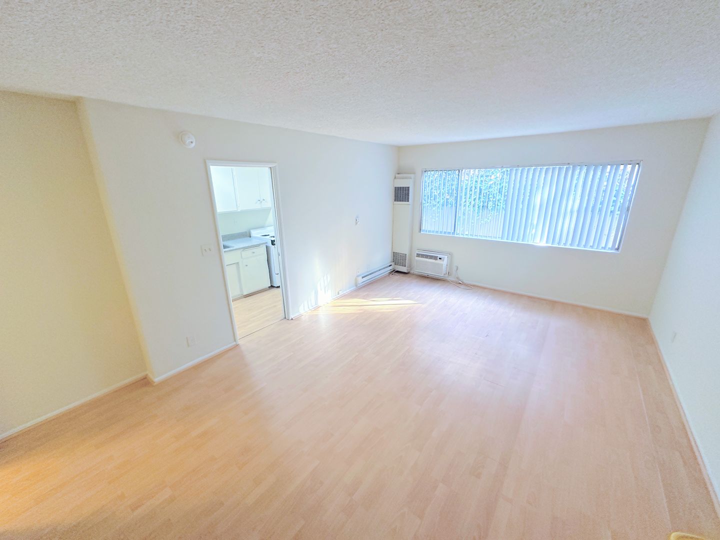 Los Angeles Apartment: 7367 Hollywood Blvd.