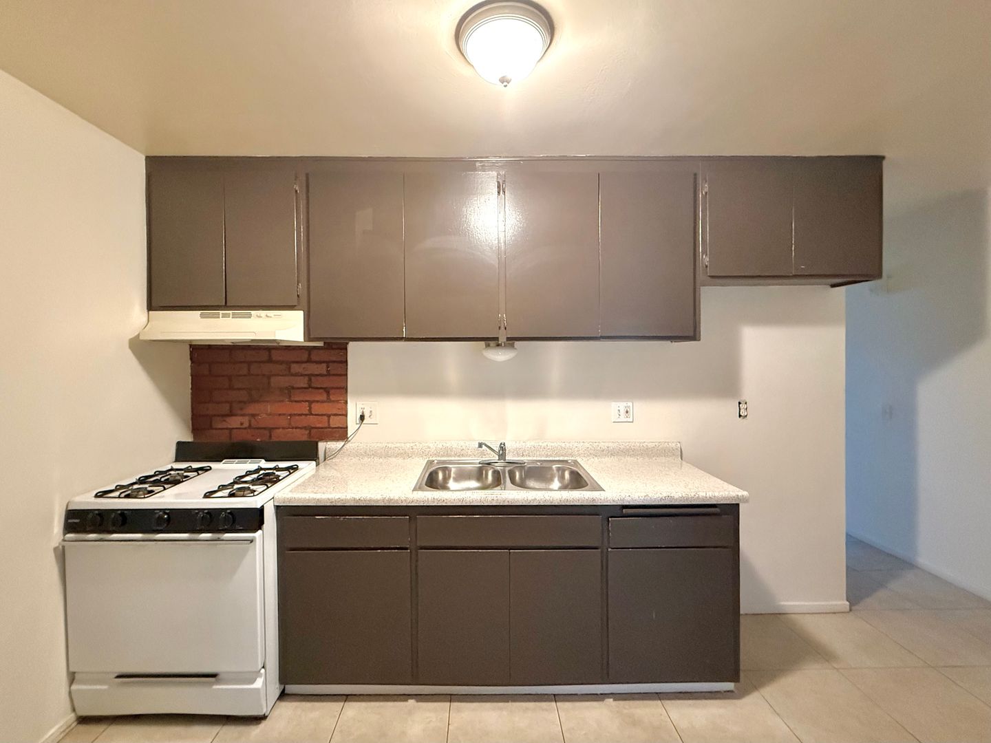 San Bernardino Apartment: 3943 N H St.