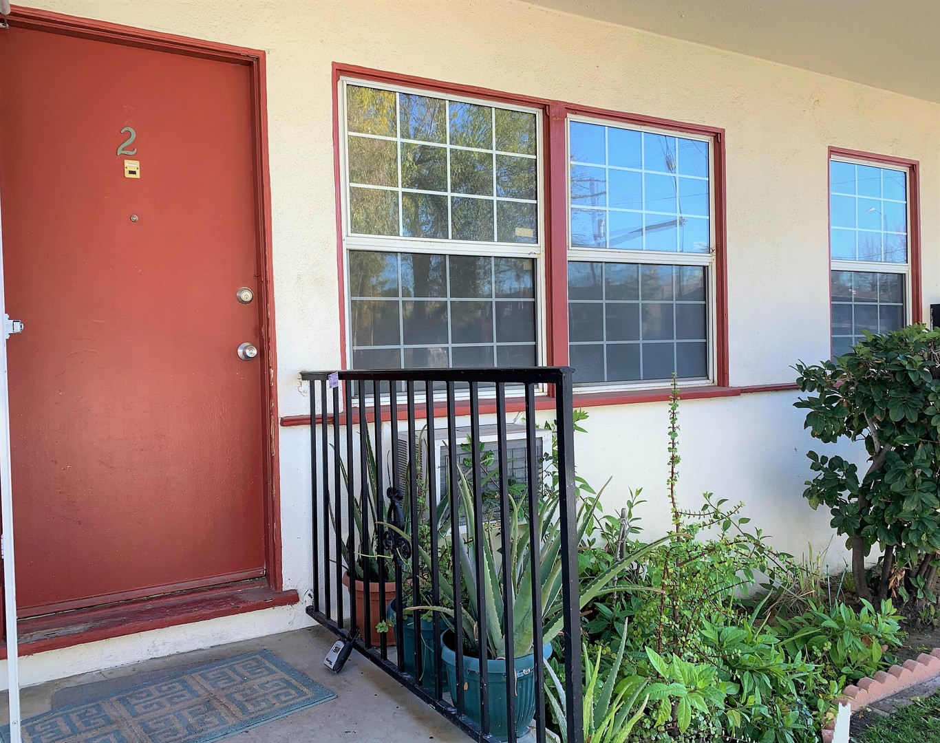 Van Nuys Apartment: 14223 Sherman Way #2