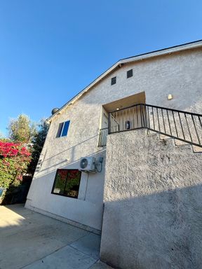 2 Bed 1 Bath Rental at 1122 W. 93rd St., Los Angeles, CA – photo 1
