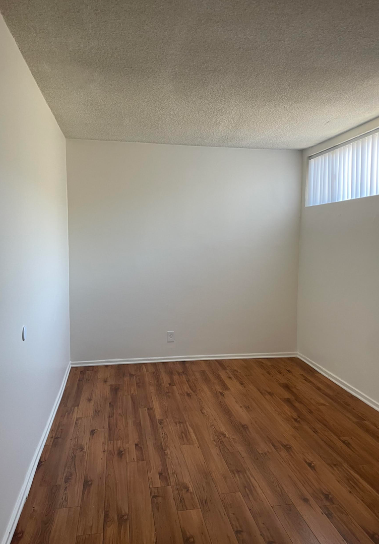 Canoga Park Apartment: 21707 Roscoe Blvd #205
