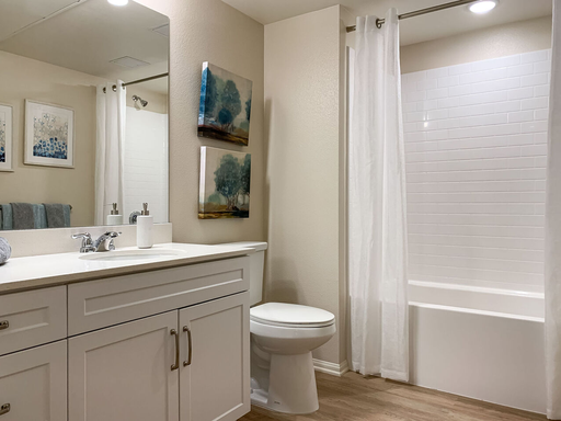 Huge 2 bed, Open Floor Plan, W/D in-unit + parking: Chula Vista at 3rd St. – photo 1