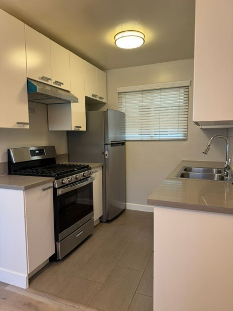 Los Angeles Apartment: 8532 Saturn St.