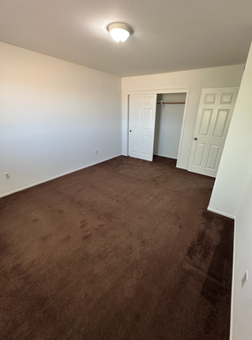 Gorgeous, spacious townhouse in West Lancaster! MOVE IN READY – photo 1