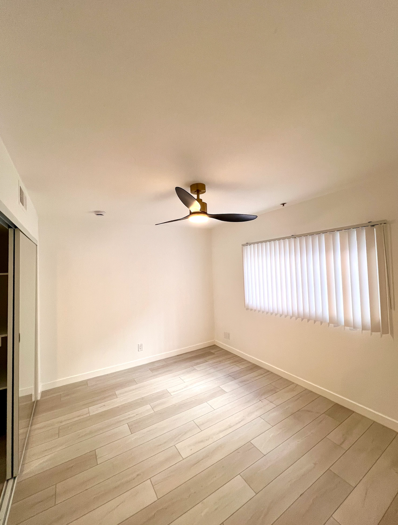 Van Nuys Apartment: 13925 Sherman Way - 3