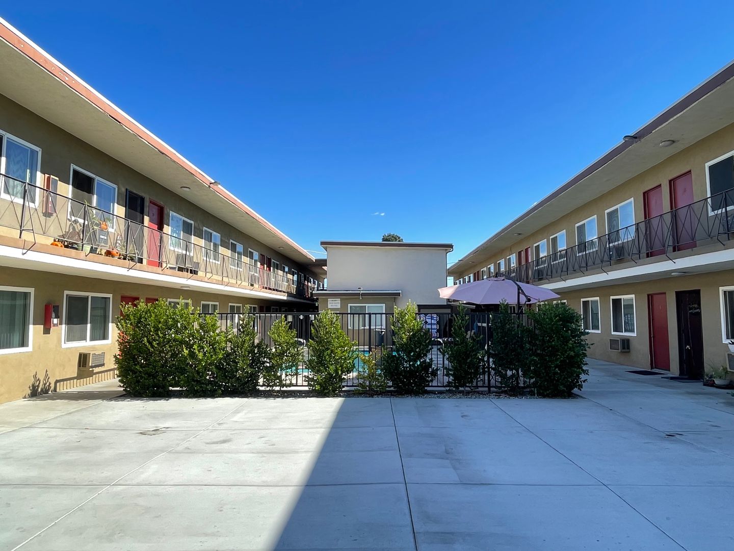 Baldwin Park Apartment: 4006 Puente Ave.