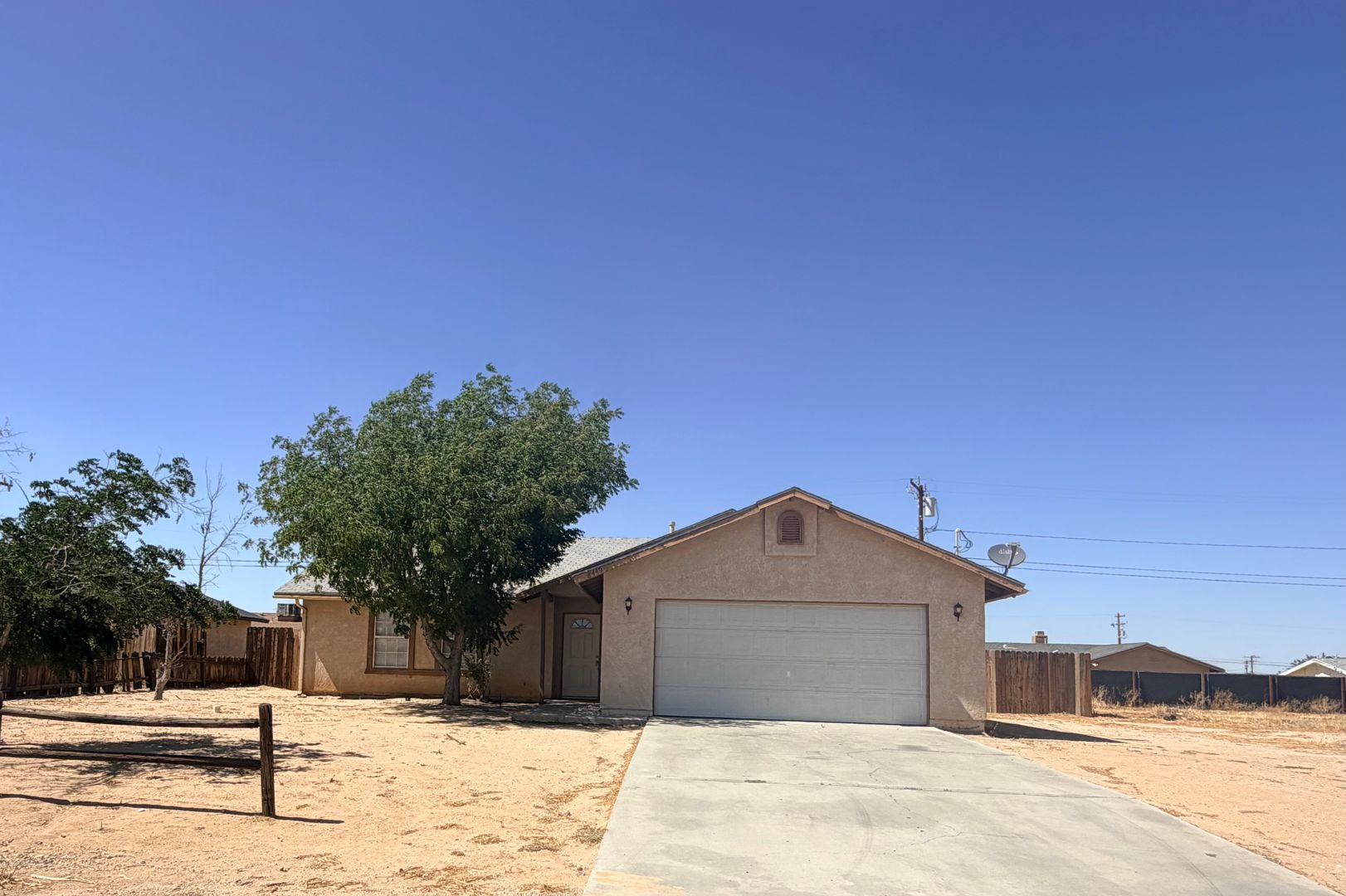California City House: 8449 Viburnum Ave.