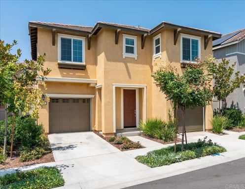 Bright and Spacious 3 Bedroom 3 Bath Townhome in Fallbrook! – photo 1