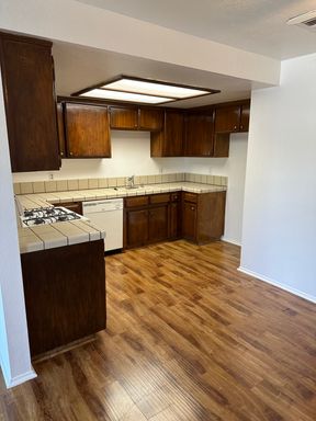 Gorgeous, spacious 2B/2B townhouse in West Lancaster! MOVE IN READY – photo 1