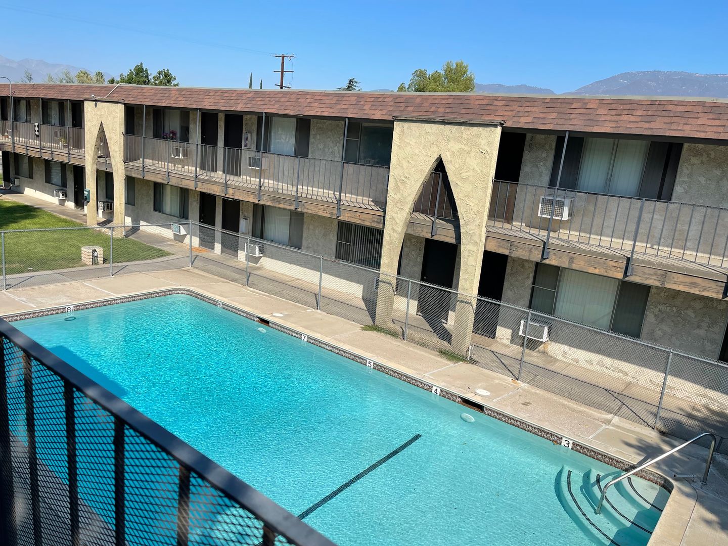 San Bernardino Apartment: 3943 N H St.