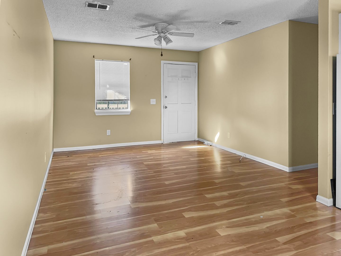 276 Daffin Place 2 of 12