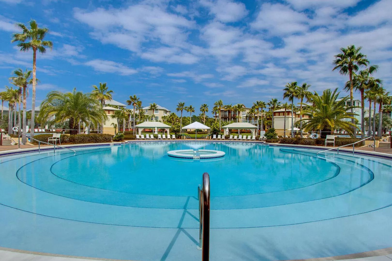 Pool at 88 Blue Crab (2 of 2)