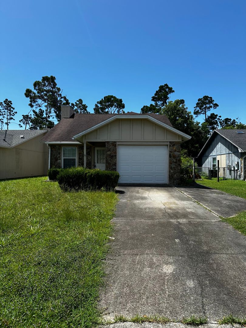 Panama City House: 126 Kristine Blvd.