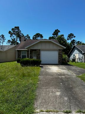 First 2 weeks free for approved applicant. 2 Bedroom home with garage. Great Area and Location! – photo 1