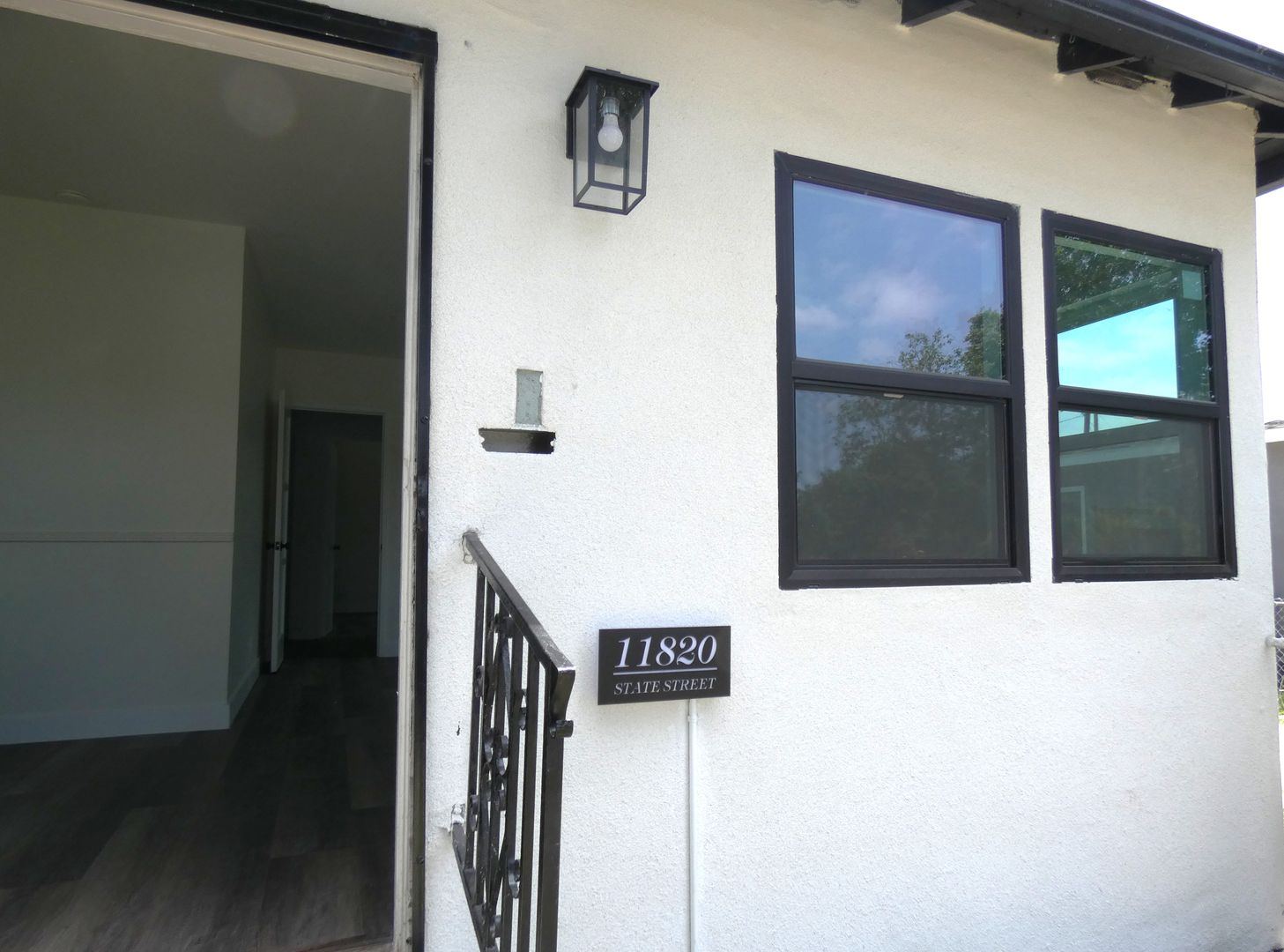 Lynwood Apartment: 11820 State St.