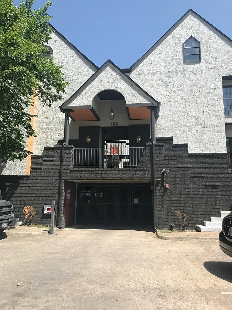 Dallas Apartment: 4316 Swiss Ave.