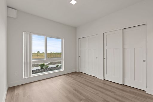 Listing photo thumbnail