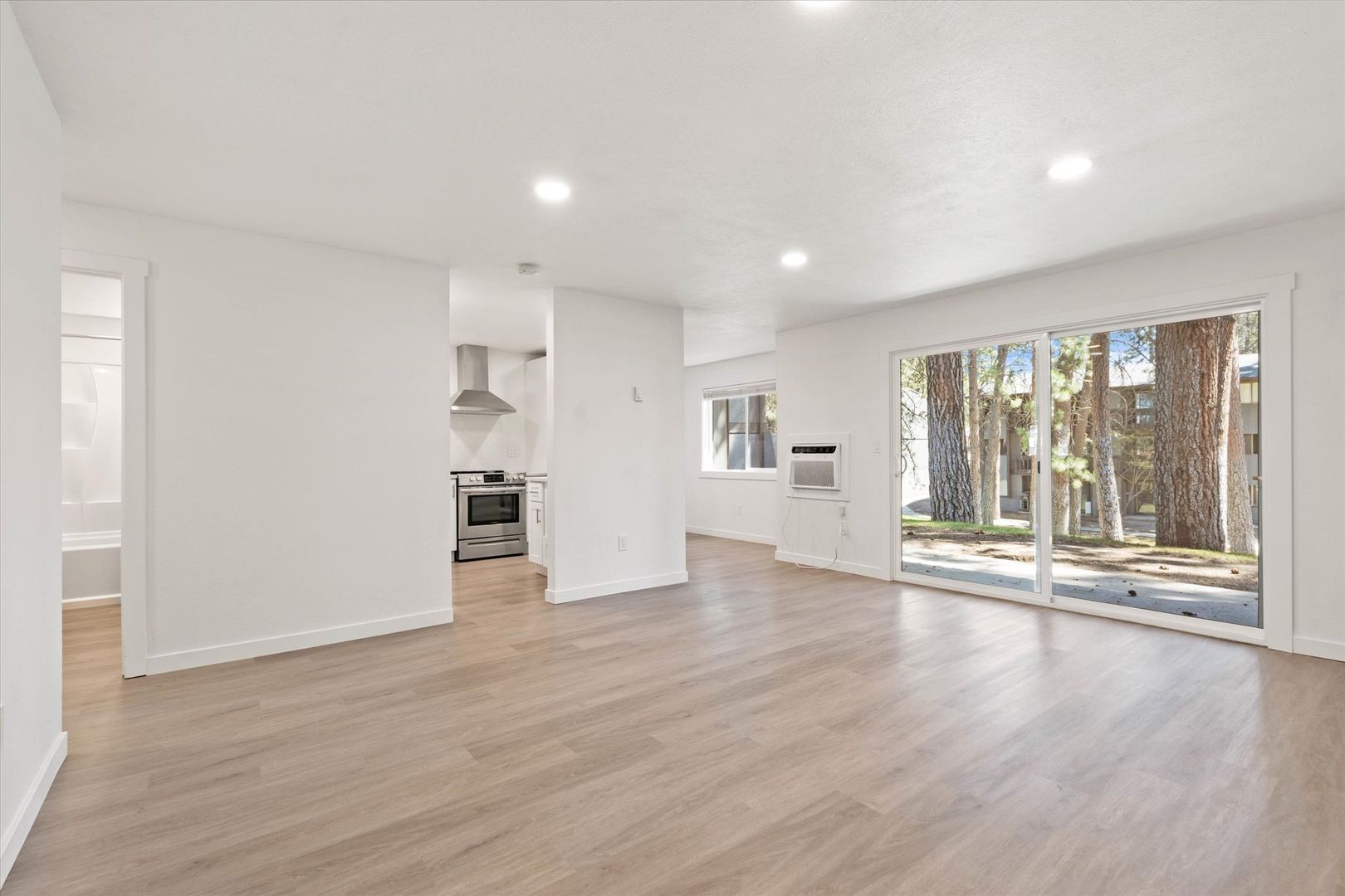 Spokane Valley Apartment: 10211 East 14th Avenue