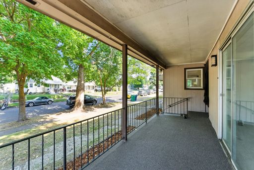 Listing photo thumbnail