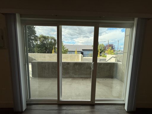 Listing photo thumbnail