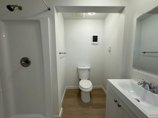 Listing photo thumbnail
