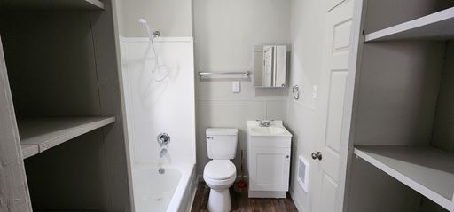 Listing photo thumbnail