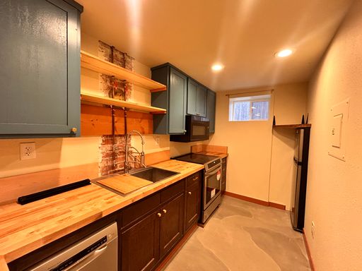 Listing photo thumbnail