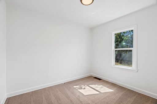 Listing photo thumbnail