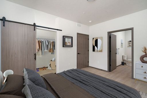 Listing photo thumbnail