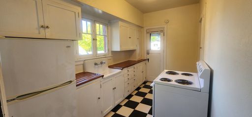 Listing photo thumbnail