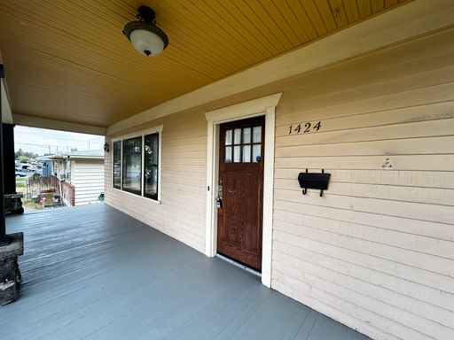 Listing photo thumbnail