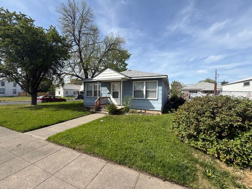 Listing photo thumbnail