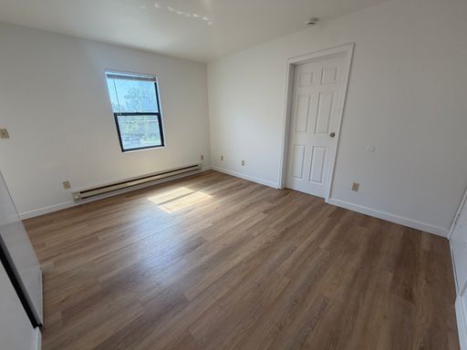 Bright 1 Bed Apartment in the Heart of Spokane – photo 1