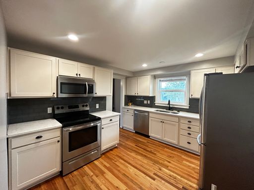 Listing photo thumbnail