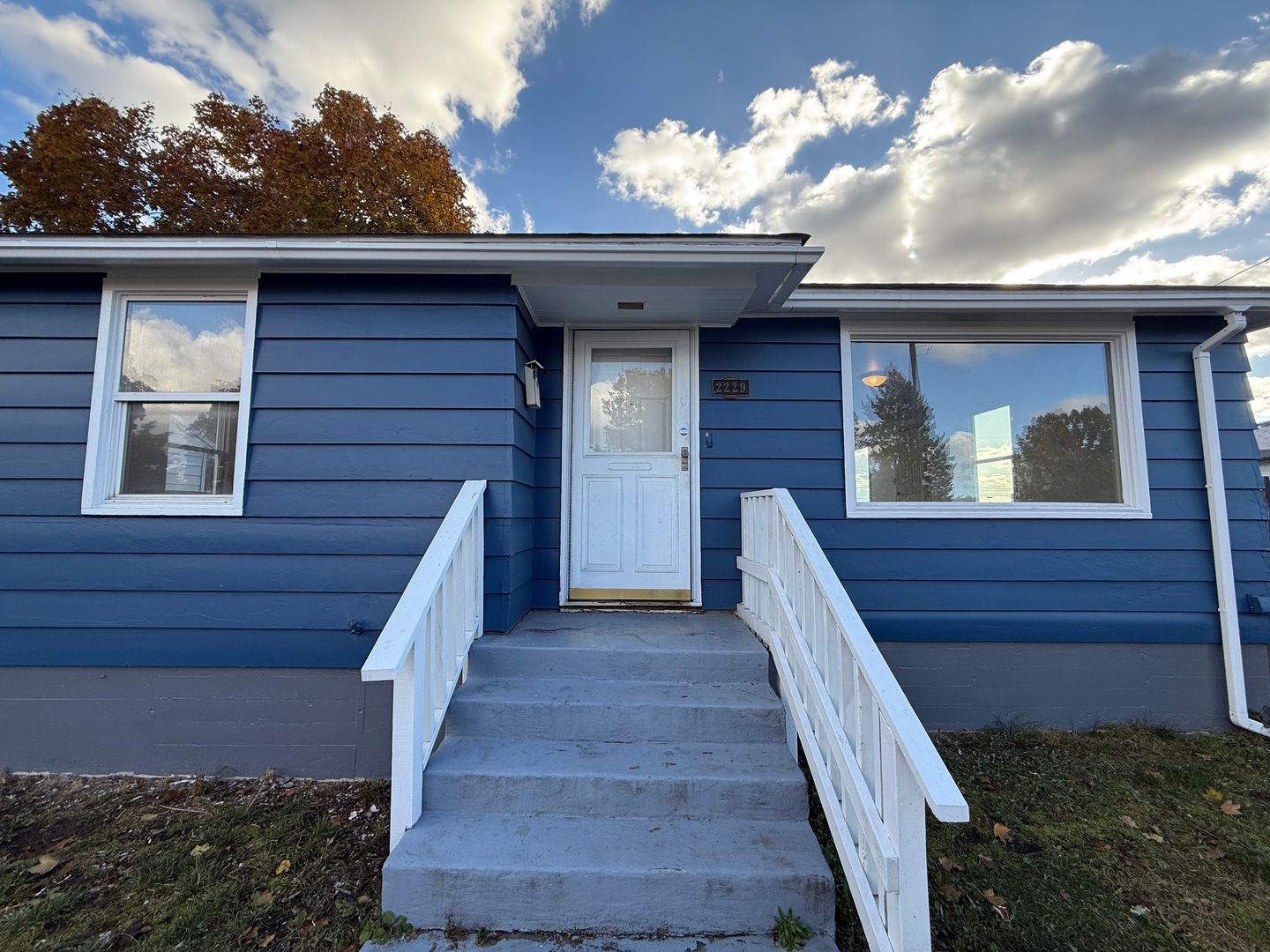 Spokane House: 2229 W Broad Ave