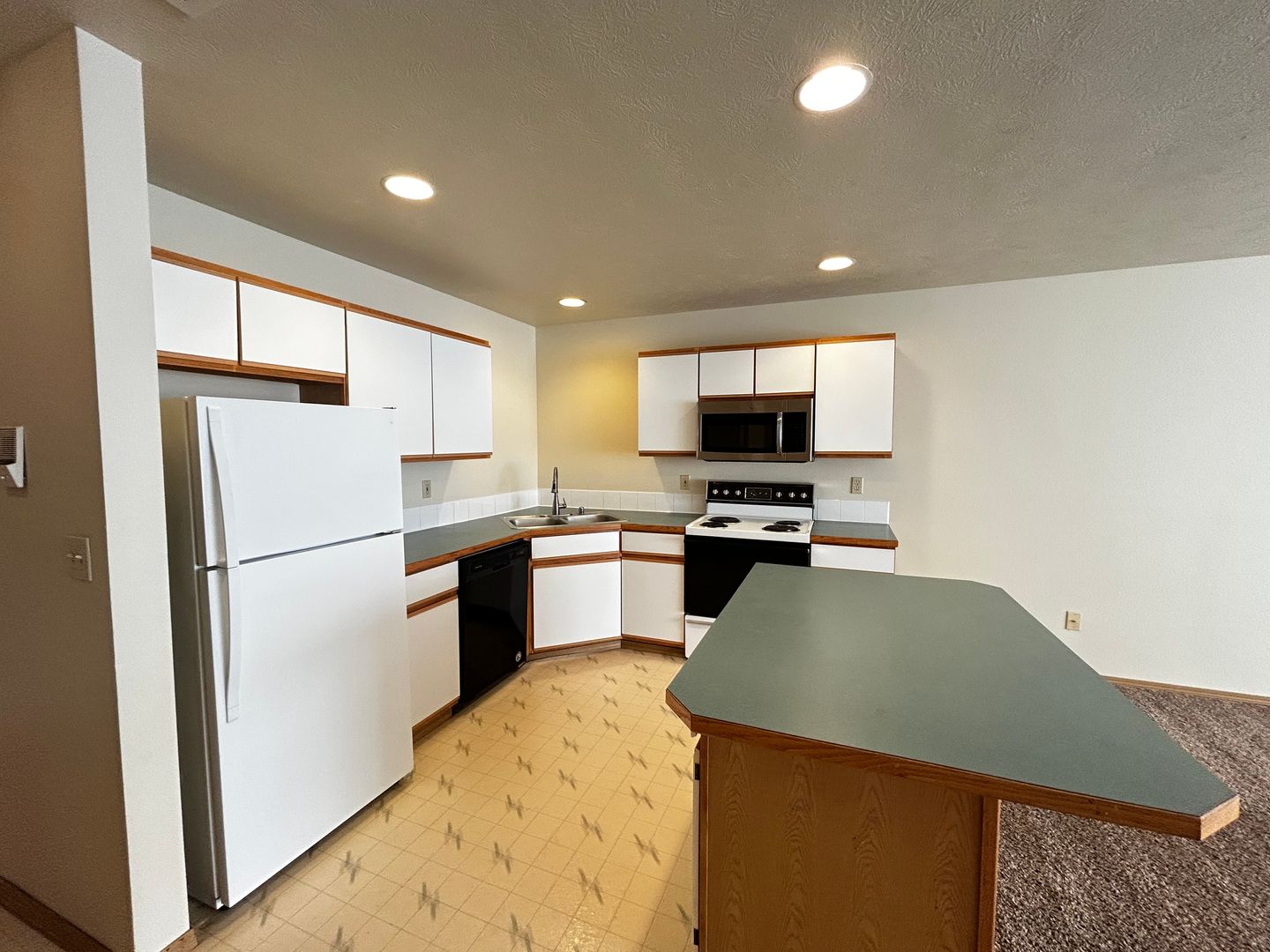 Spokane Apartment: 950 South Ash St