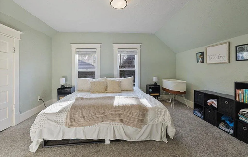 Listing photo thumbnail