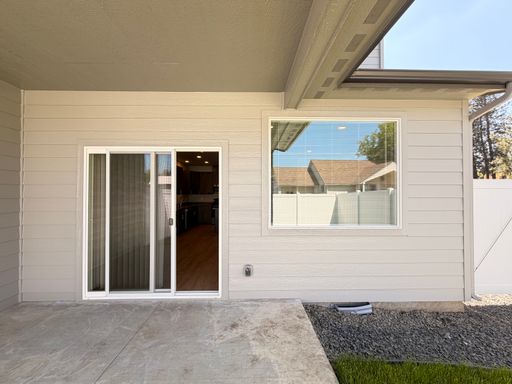 Listing photo thumbnail