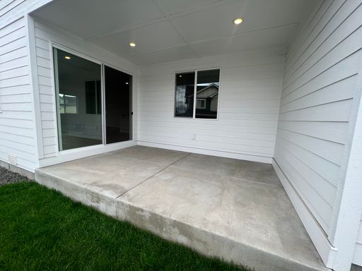 Listing photo thumbnail
