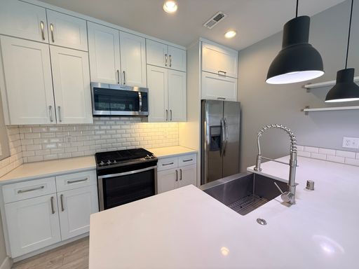 Listing photo thumbnail
