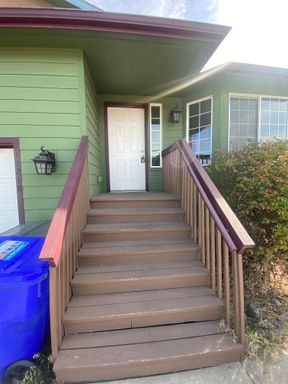 Listing photo thumbnail
